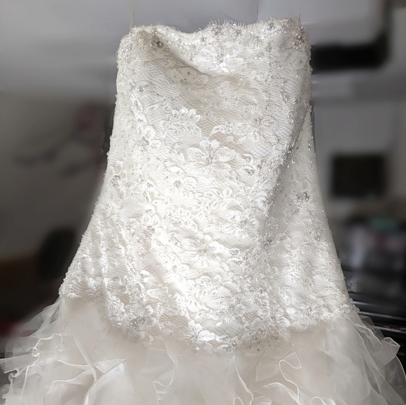 Ivory Wedding Dress- size 8 - Picture 1 of 8